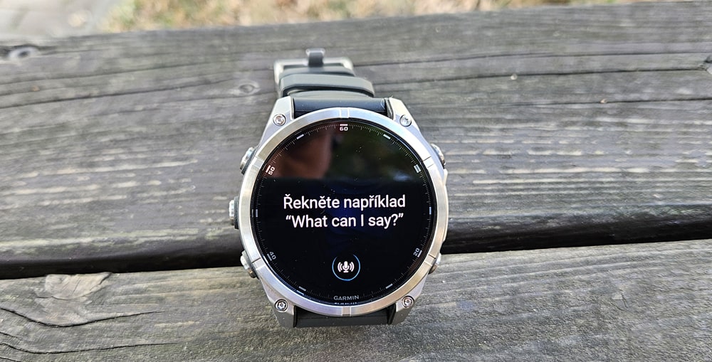 hlasový asistent na hodinkách Garmin Fenix 8